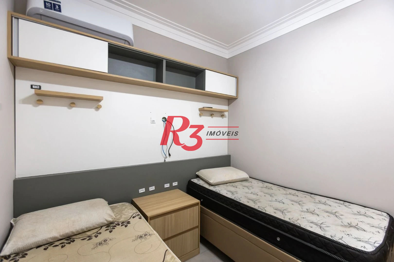 Apartamento com 2 dormitórios à venda, 70 m² por R$ 710.000,00 - Campo Grande - Santos/SP