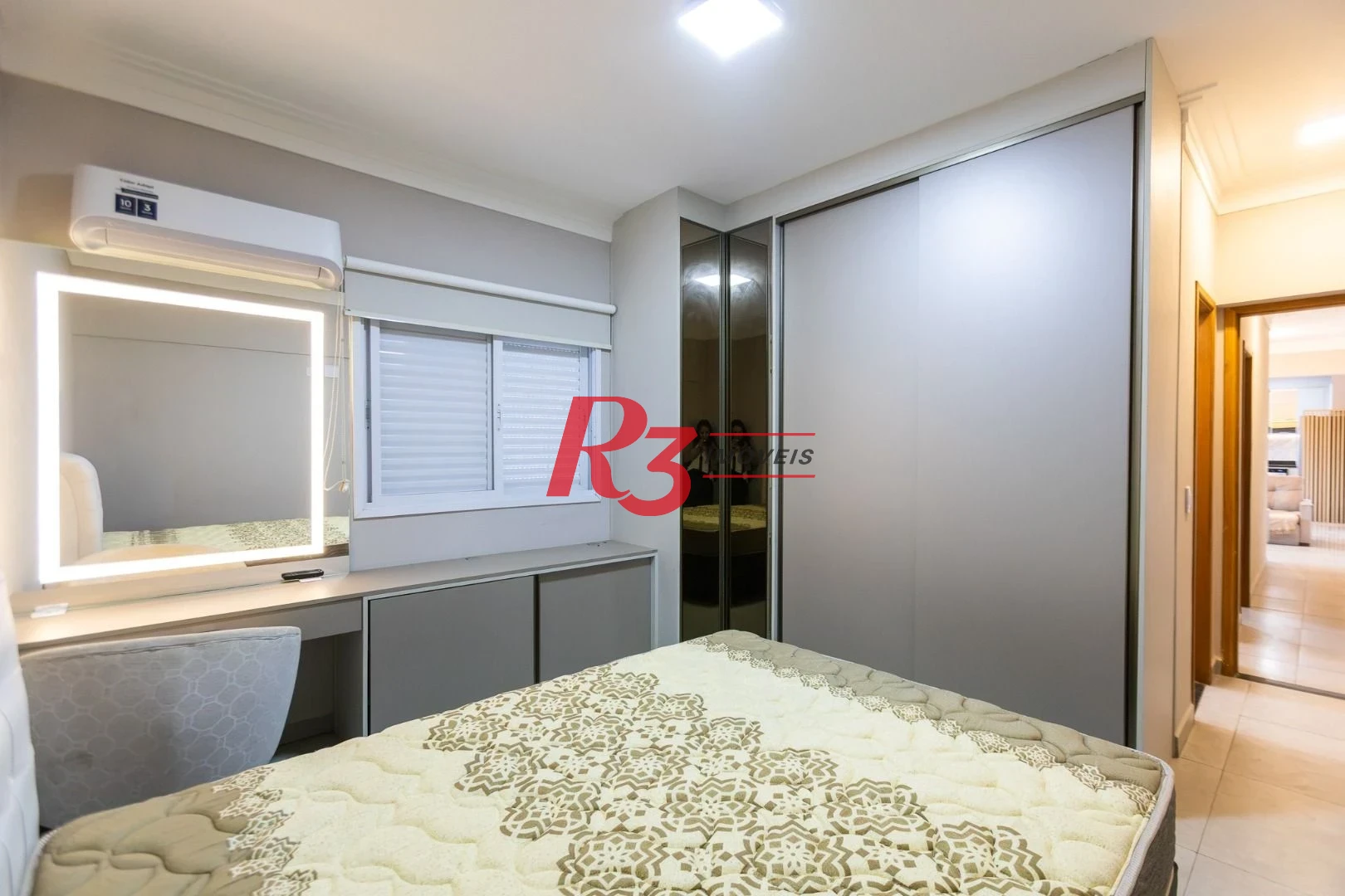 Apartamento com 2 dormitórios à venda, 70 m² por R$ 710.000,00 - Campo Grande - Santos/SP