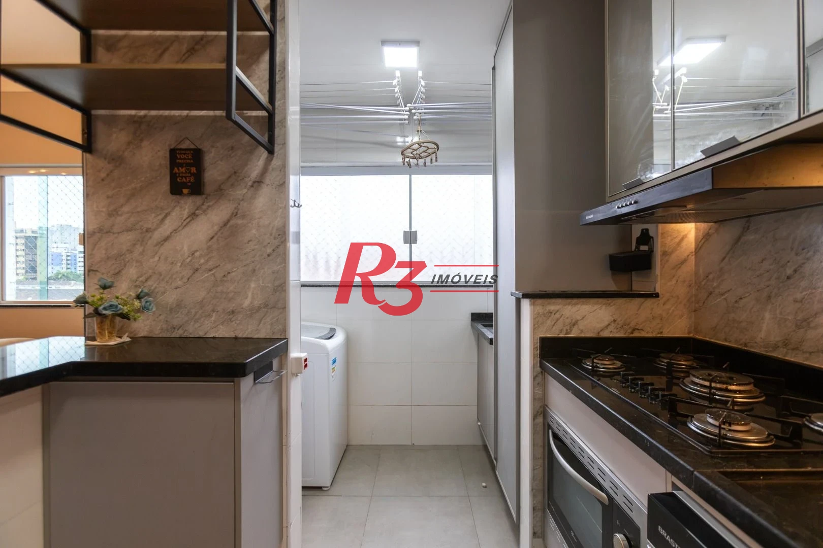 Apartamento com 2 dormitórios à venda, 70 m² por R$ 710.000,00 - Campo Grande - Santos/SP