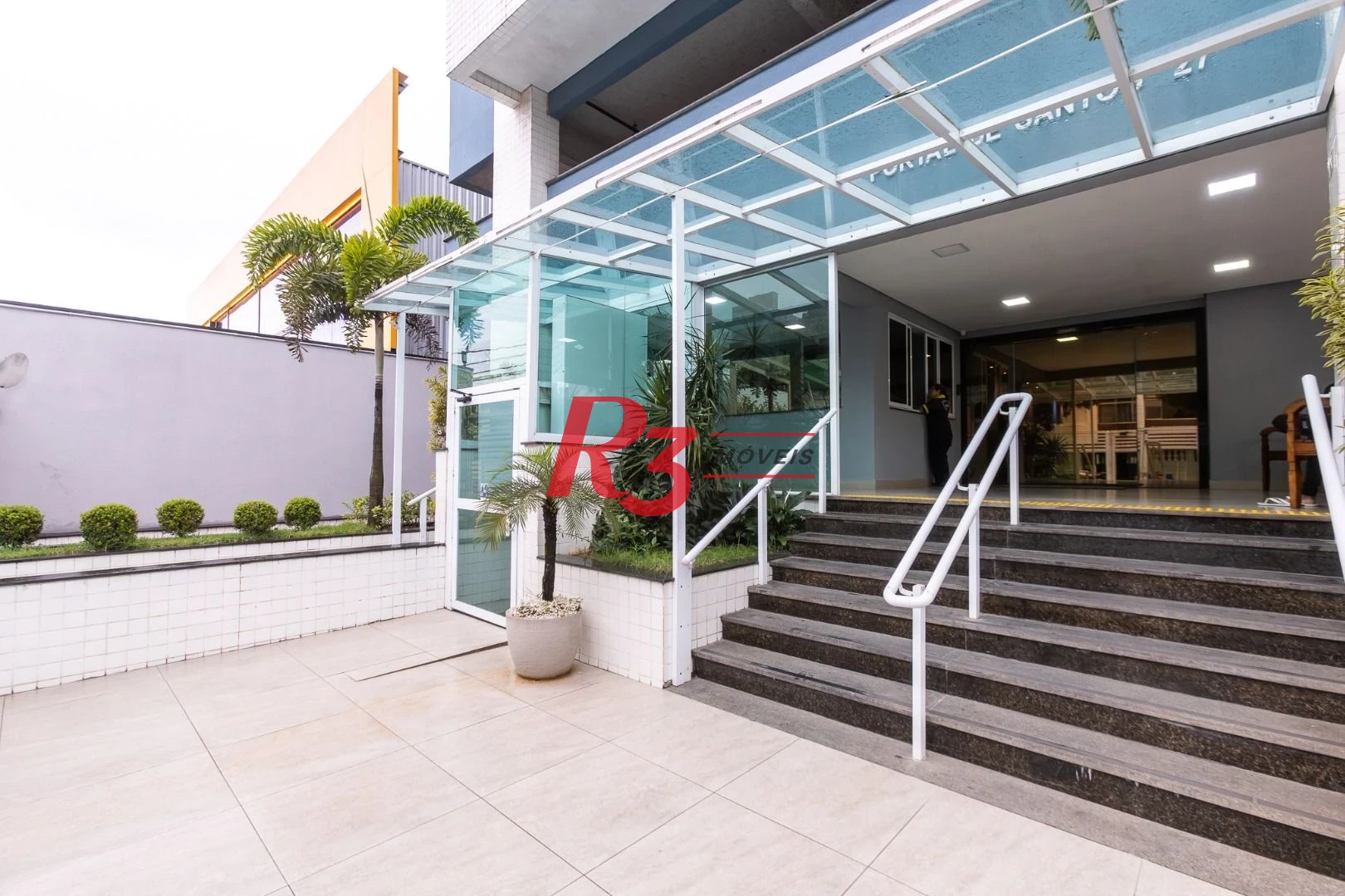 Apartamento com 2 dormitórios à venda, 70 m² por R$ 710.000,00 - Campo Grande - Santos/SP