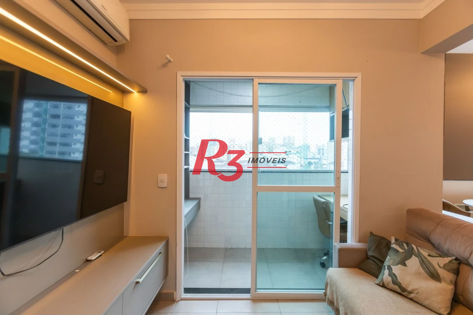 Apartamento com 2 dormitórios à venda, 70 m² por R$ 710.000,00 - Campo Grande - Santos/SP