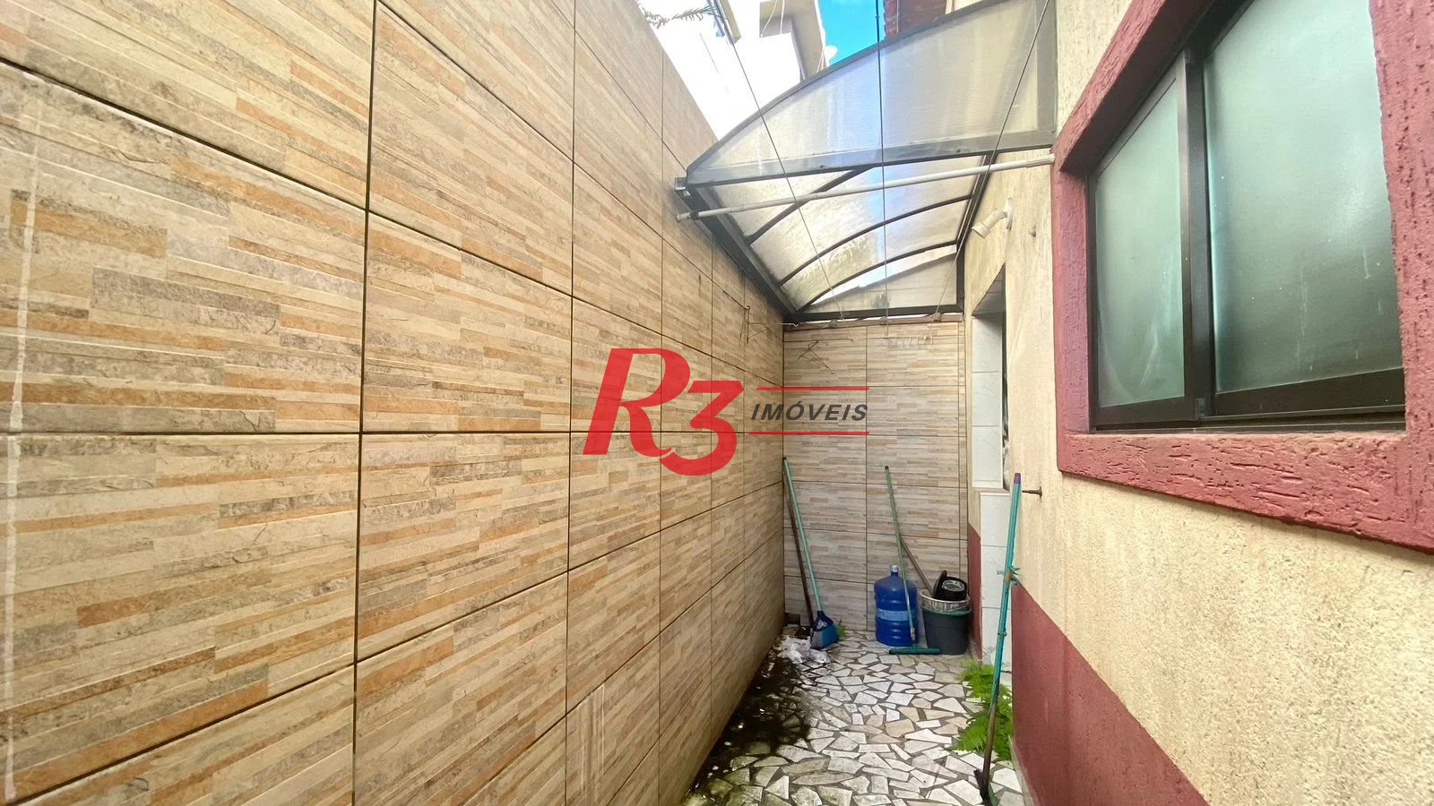 Sobrado com 2 dormitórios à venda, 67 m² por R$ 300.000,00 - Parque São Vicente - São Vicente/SP