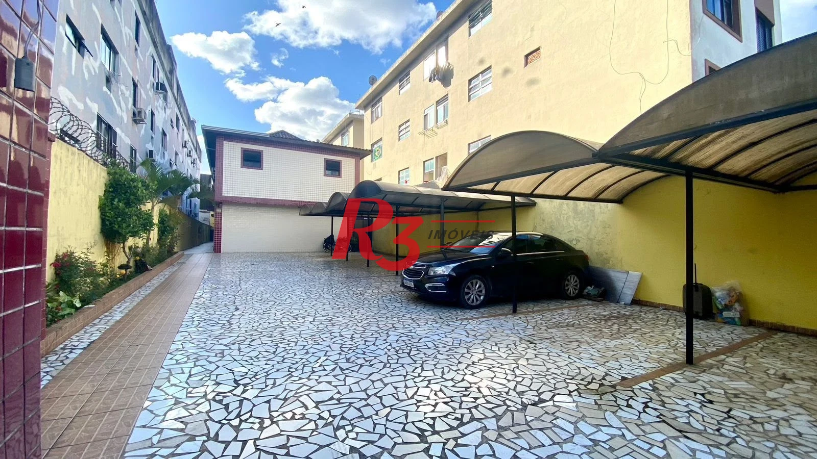 Sobrado com 2 dormitórios à venda, 67 m² por R$ 300.000,00 - Parque São Vicente - São Vicente/SP