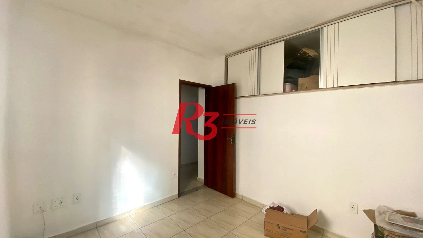 Sobrado com 2 dormitórios à venda, 67 m² por R$ 300.000,00 - Parque São Vicente - São Vicente/SP
