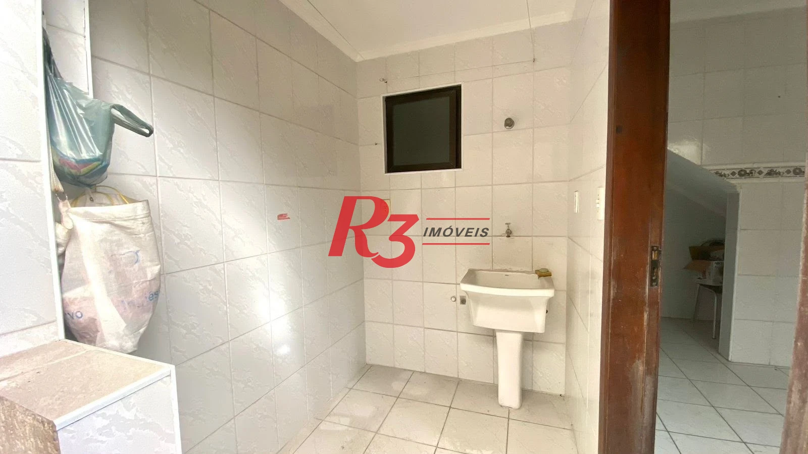 Sobrado com 2 dormitórios à venda, 67 m² por R$ 300.000,00 - Parque São Vicente - São Vicente/SP