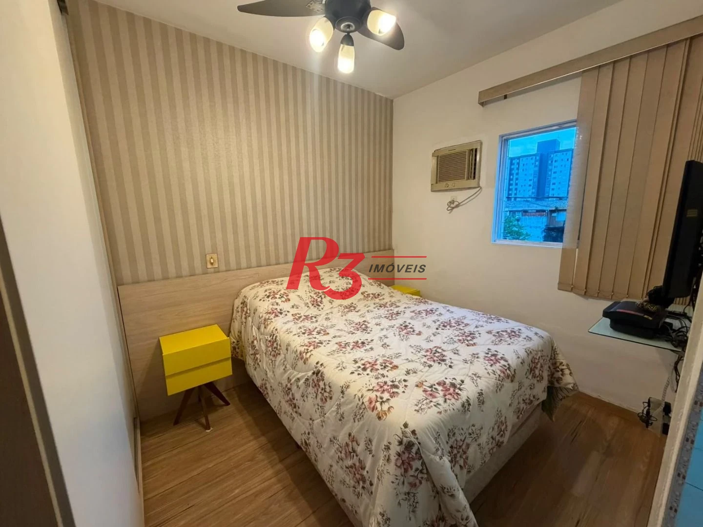 Apartamento com 2 dormitórios à venda, 62 m² por R$ 390.000,00 - Ponta da Praia - Santos/SP
