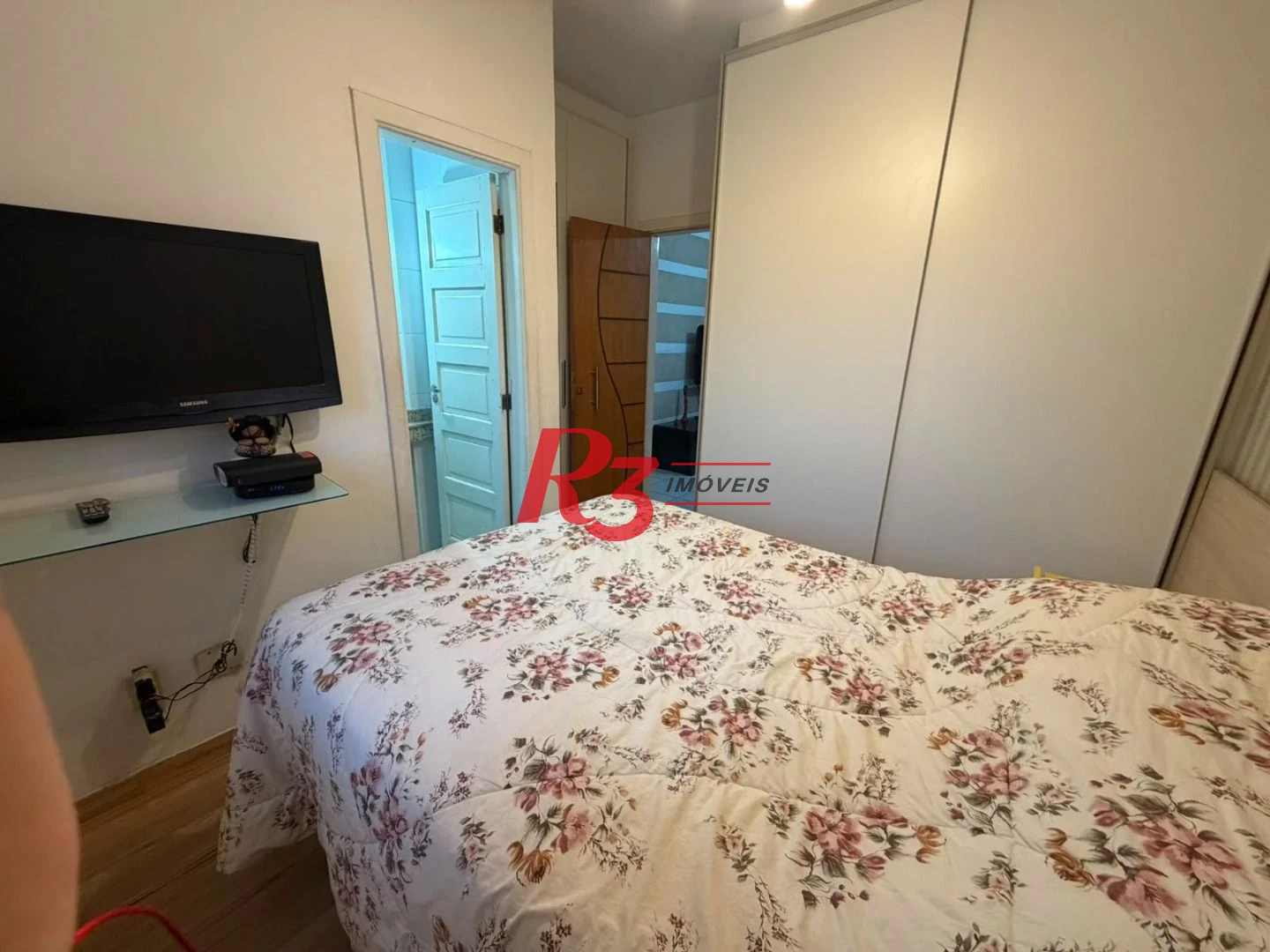 Apartamento com 2 dormitórios à venda, 62 m² por R$ 390.000,00 - Ponta da Praia - Santos/SP