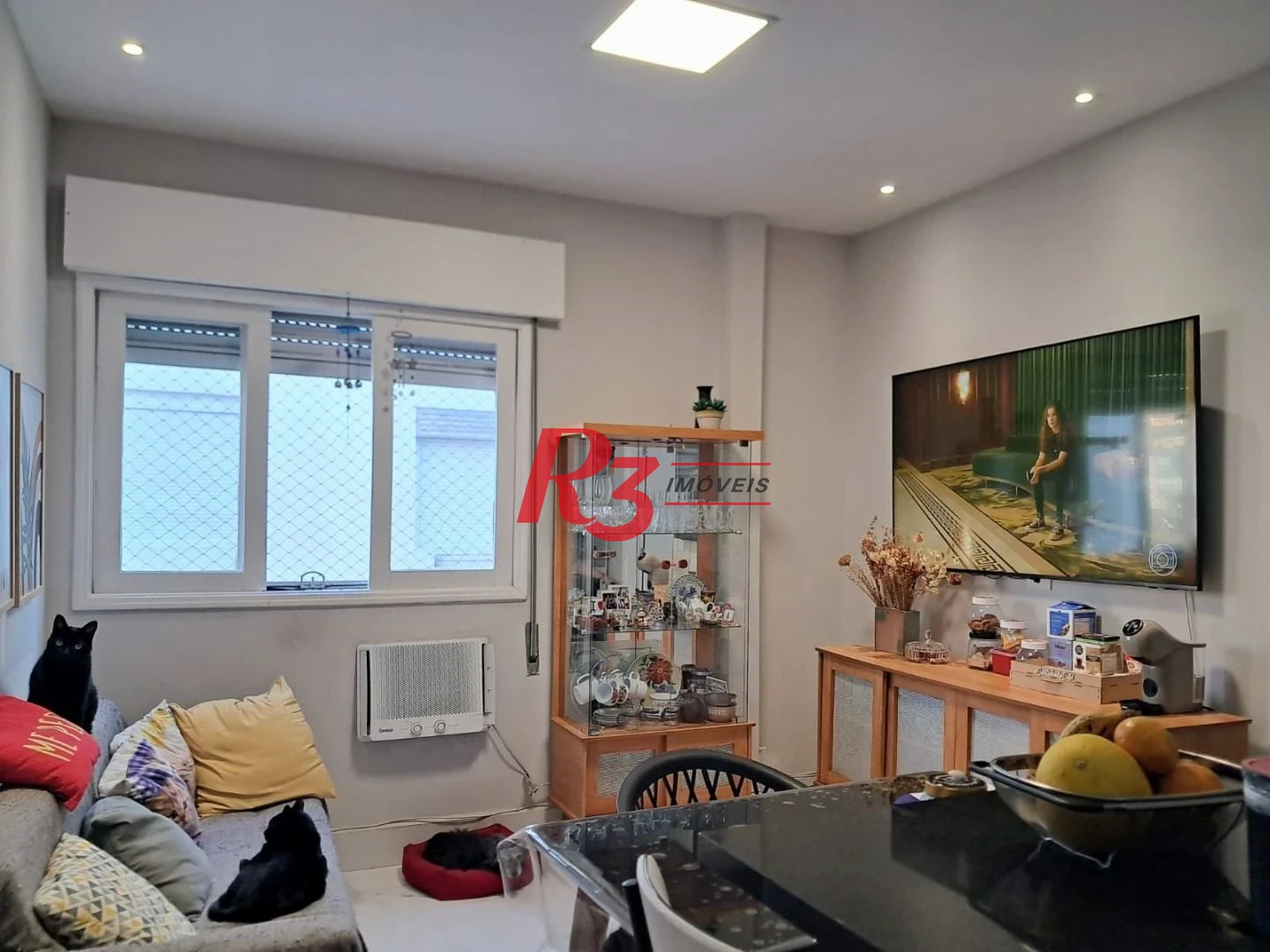 Apartamento com 2 dormitórios à venda, 62 m² por R$ 540.000,00 - Embaré - Santos/SP