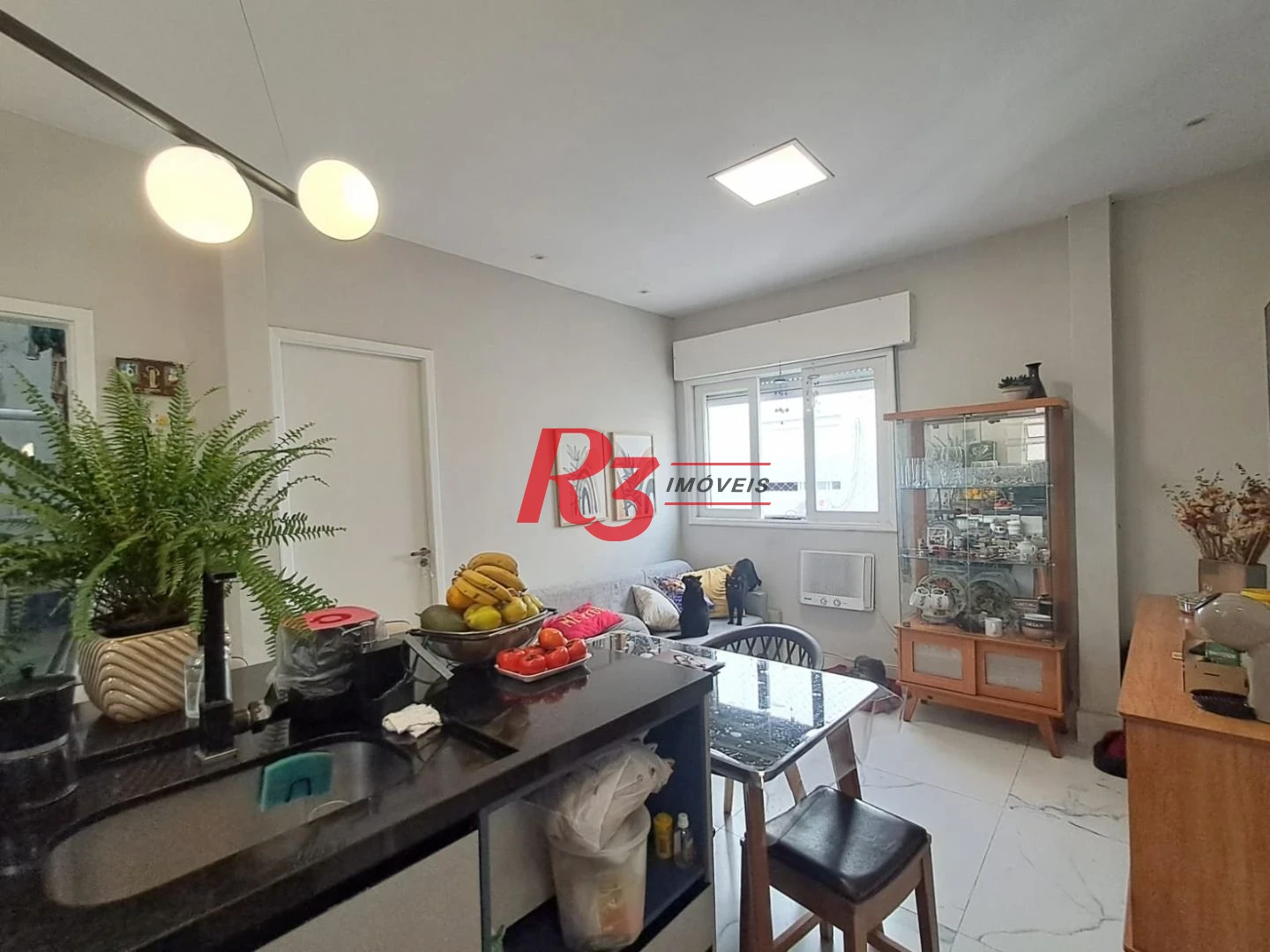 Apartamento com 2 dormitórios à venda, 62 m² por R$ 540.000,00 - Embaré - Santos/SP