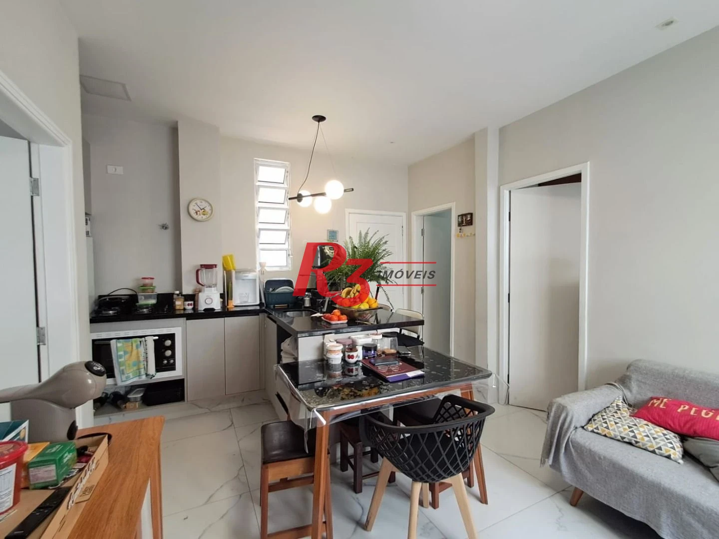 Apartamento com 2 dormitórios à venda, 62 m² por R$ 540.000,00 - Embaré - Santos/SP