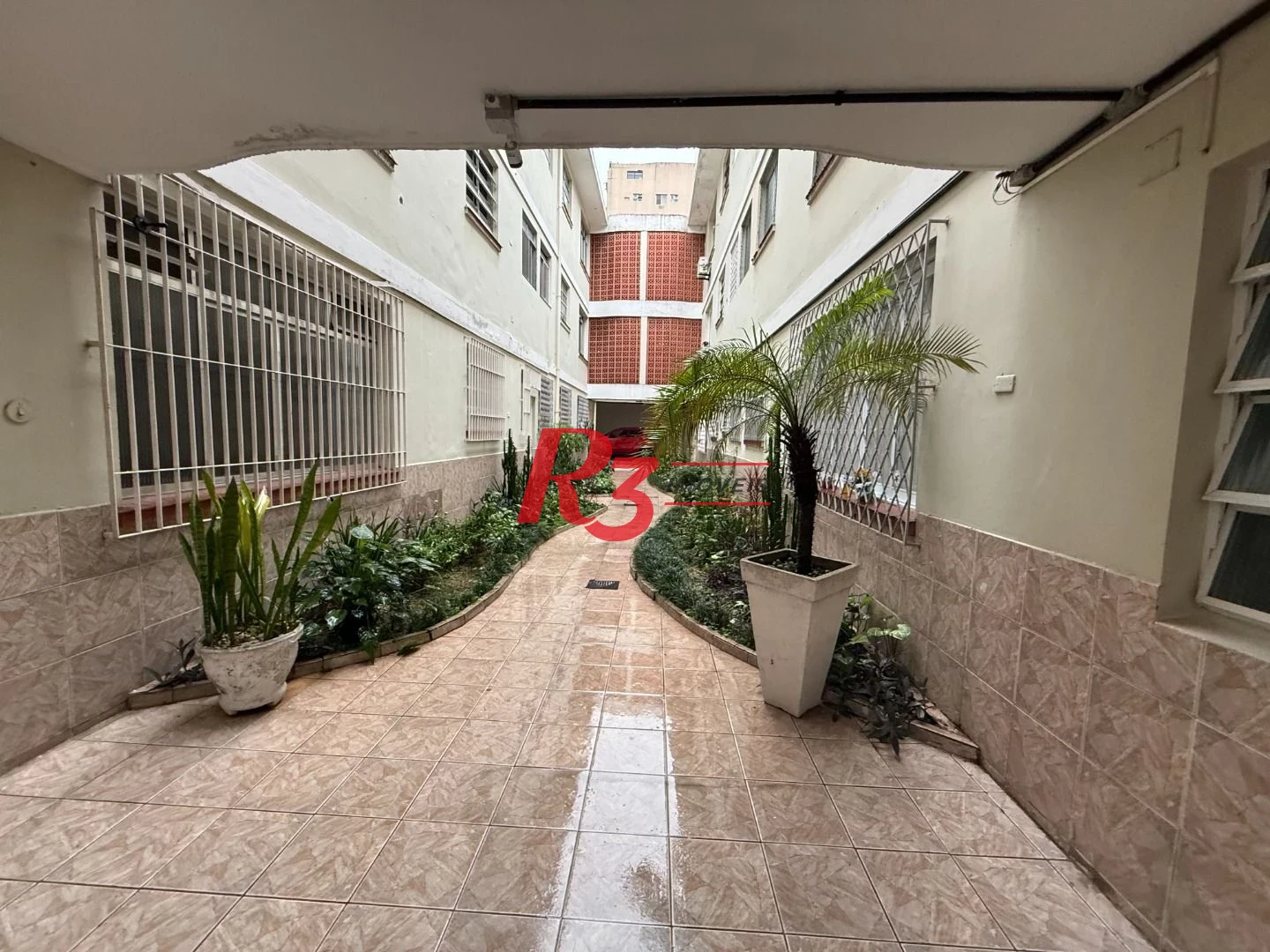 Apartamento com 2 dormitórios à venda, 70 m² por R$ 390.000,00 - Boqueirão - Santos/SP
