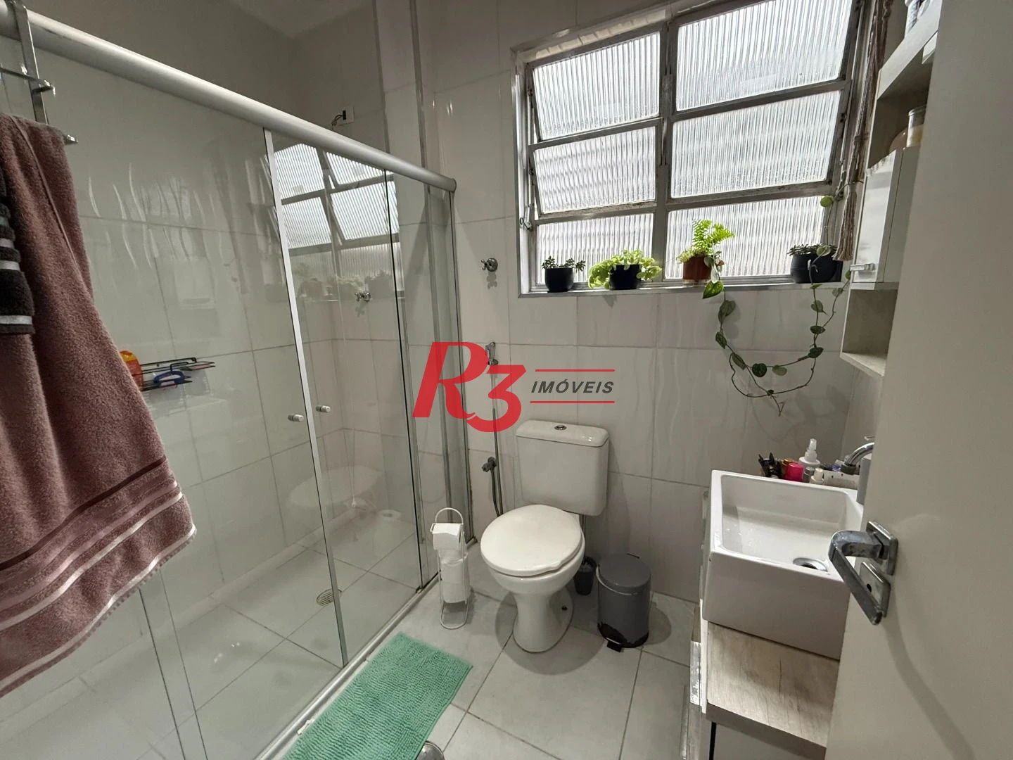 Apartamento com 2 dormitórios à venda, 70 m² por R$ 390.000,00 - Boqueirão - Santos/SP