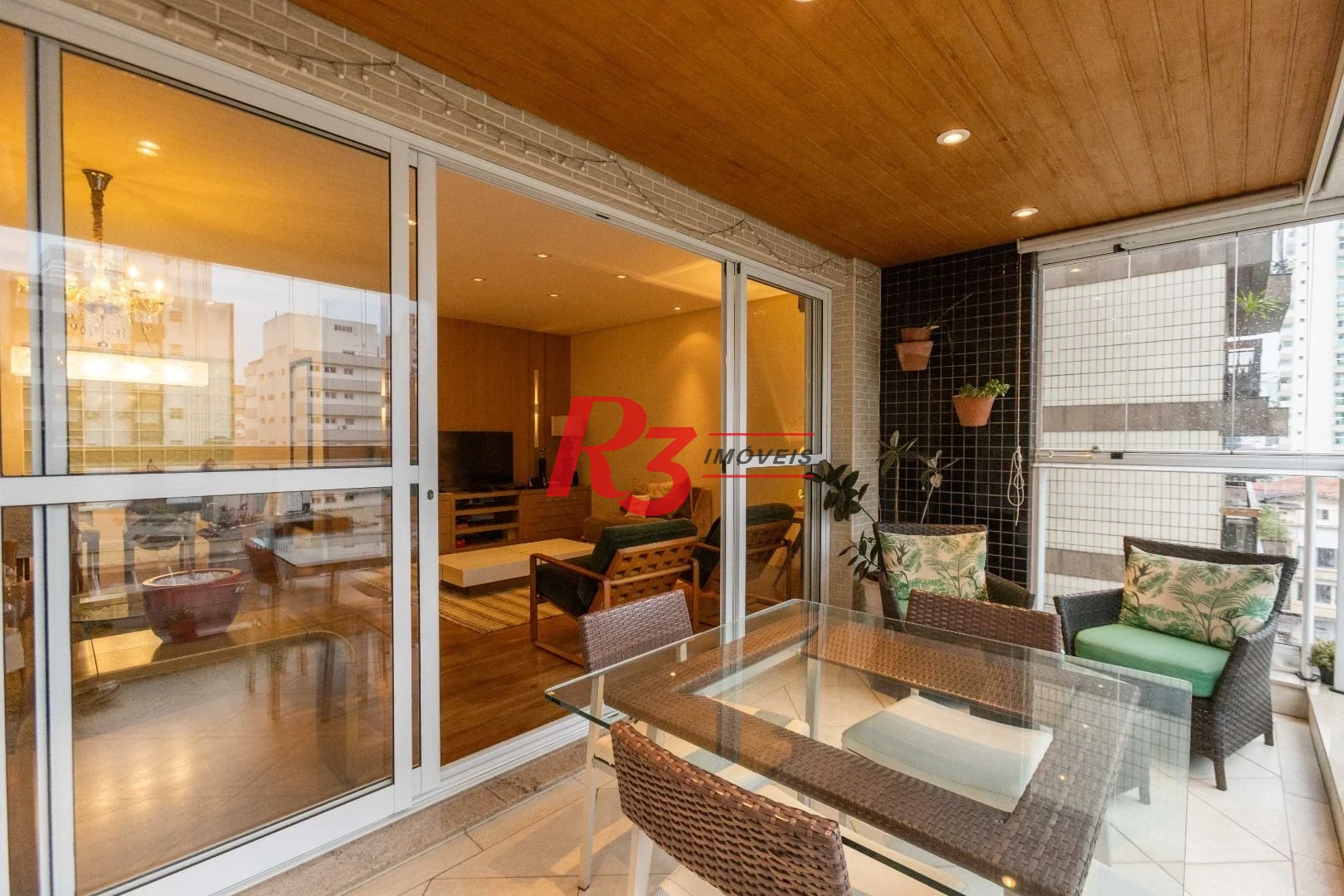Apartamento com 4 dormitórios à venda, 243 m² por R$ 2.780.000,00 - Gonzaga - Santos/SP