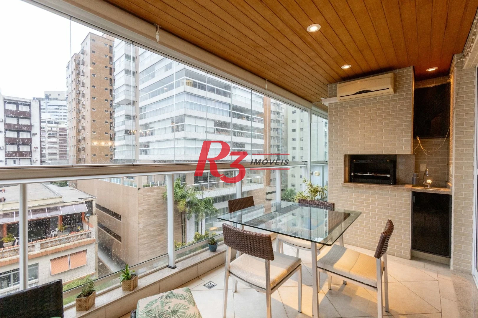Apartamento com 4 dormitórios à venda, 243 m² por R$ 2.780.000,00 - Gonzaga - Santos/SP