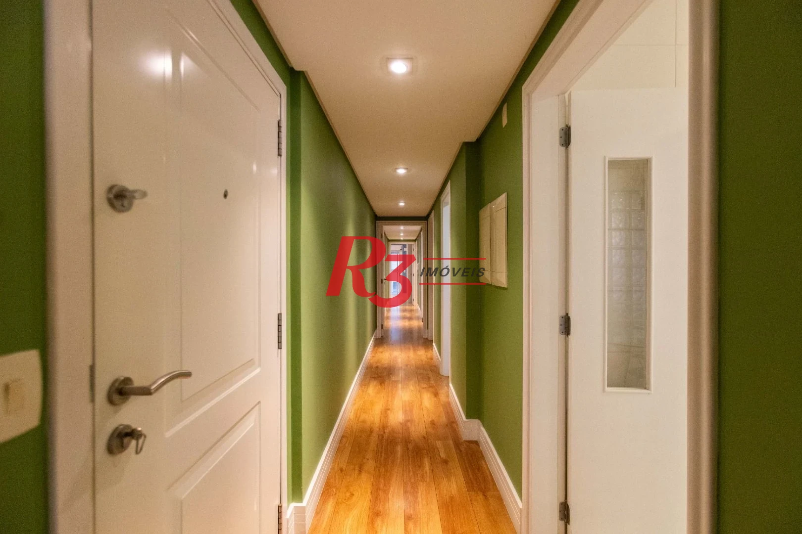 Apartamento com 4 dormitórios à venda, 243 m² por R$ 2.780.000,00 - Gonzaga - Santos/SP
