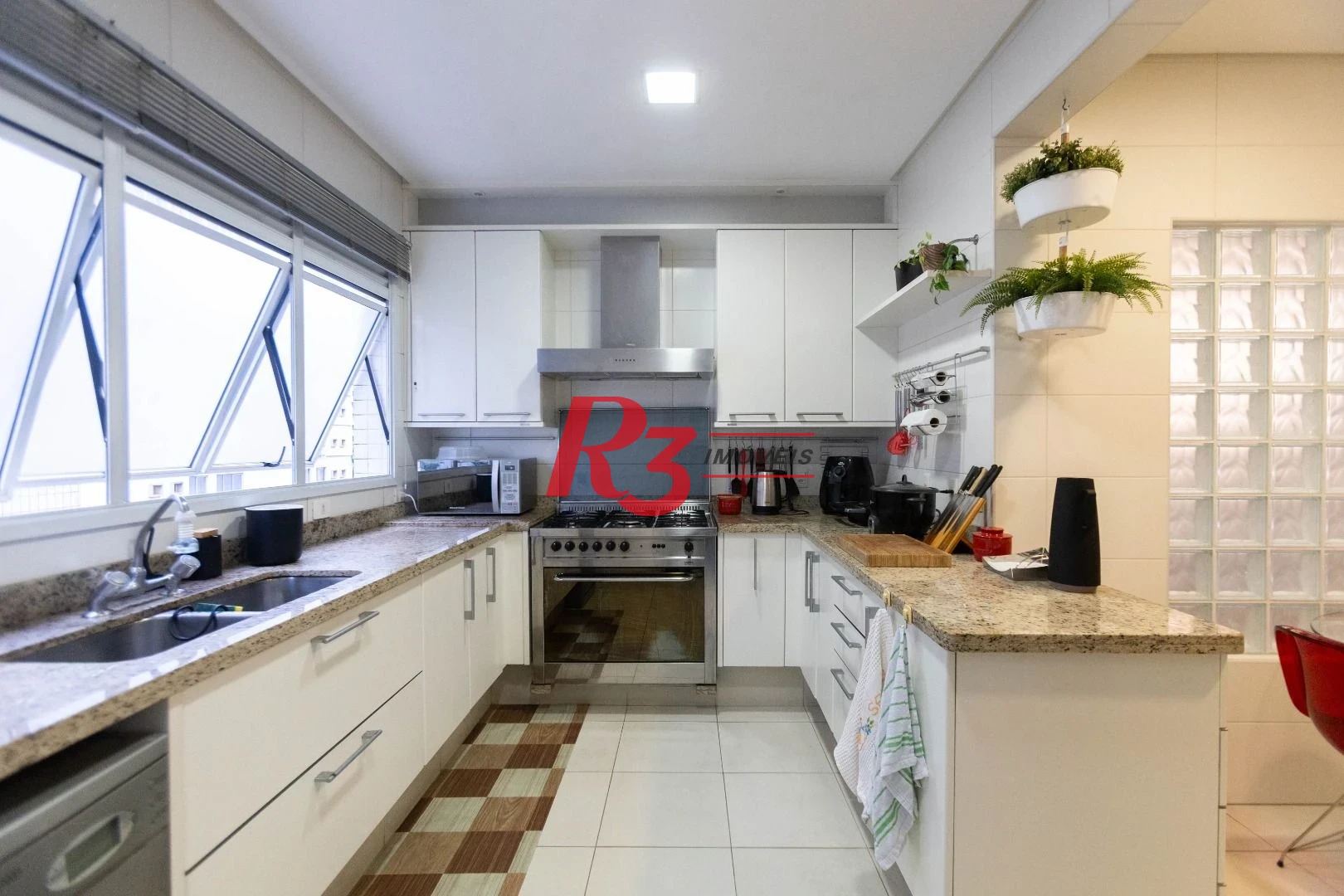 Apartamento com 4 dormitórios à venda, 243 m² por R$ 2.780.000,00 - Gonzaga - Santos/SP