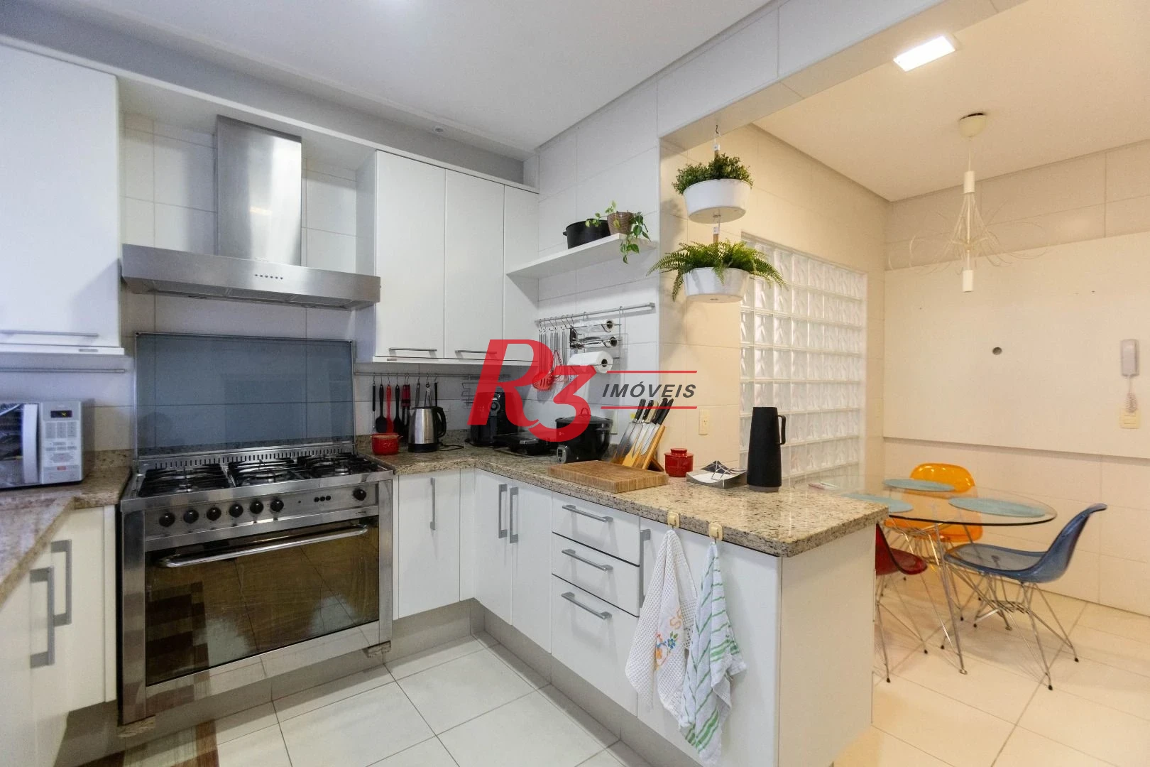 Apartamento com 4 dormitórios à venda, 243 m² por R$ 2.780.000,00 - Gonzaga - Santos/SP