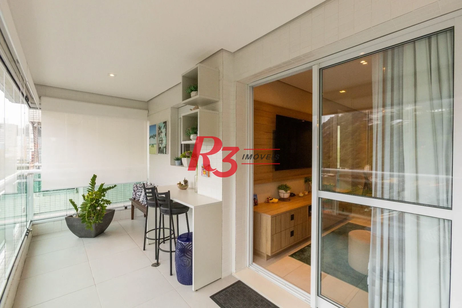 Apartamento com 2 dormitórios à venda, 72 m² por R$ 890.000,00 - José Menino - Santos/SP
