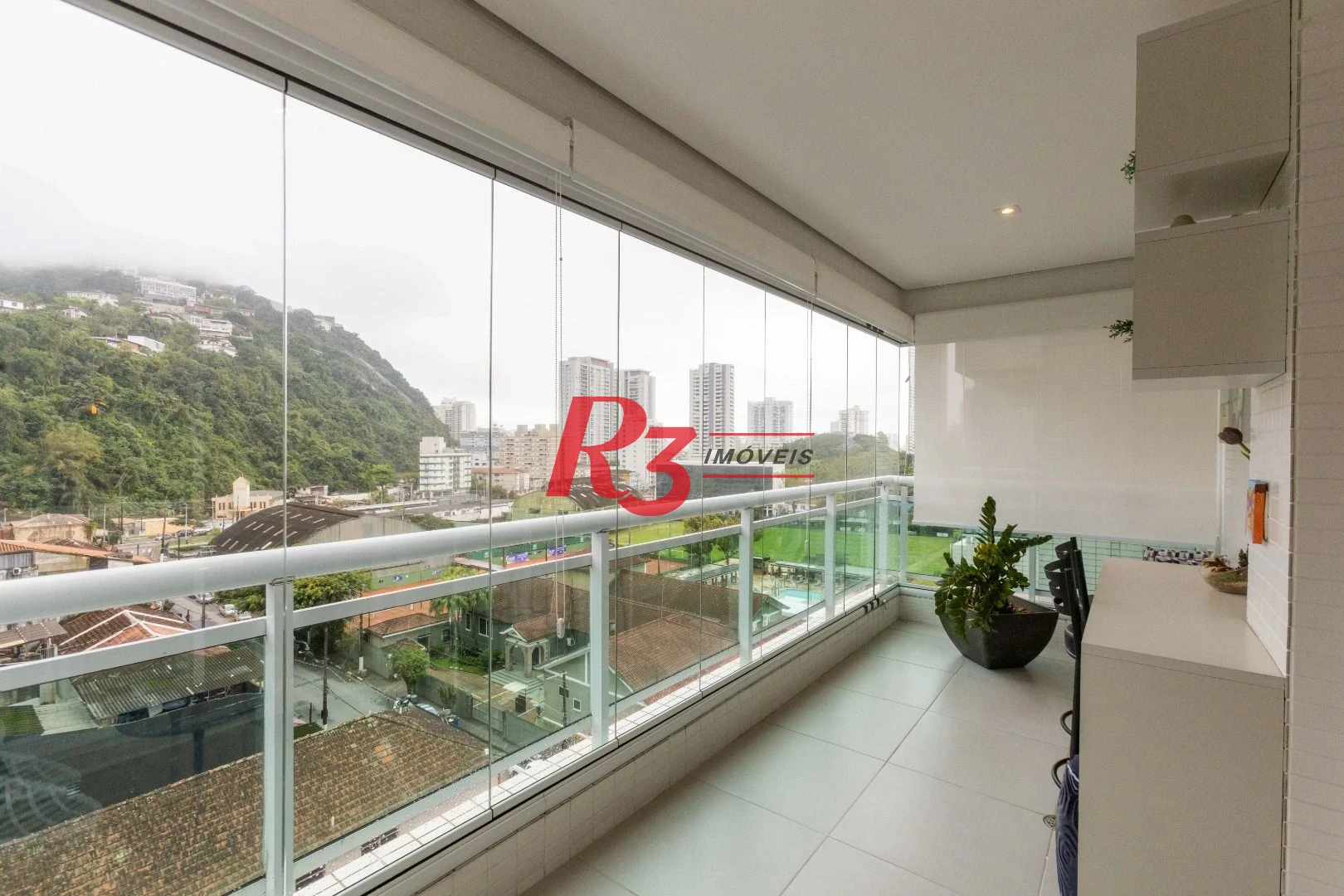 Apartamento com 2 dormitórios à venda, 72 m² por R$ 890.000,00 - José Menino - Santos/SP