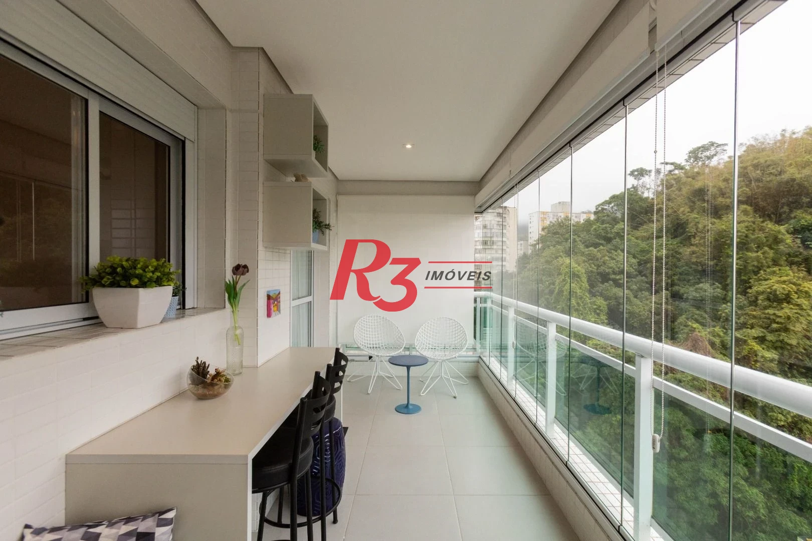 Apartamento com 2 dormitórios à venda, 72 m² por R$ 890.000,00 - José Menino - Santos/SP