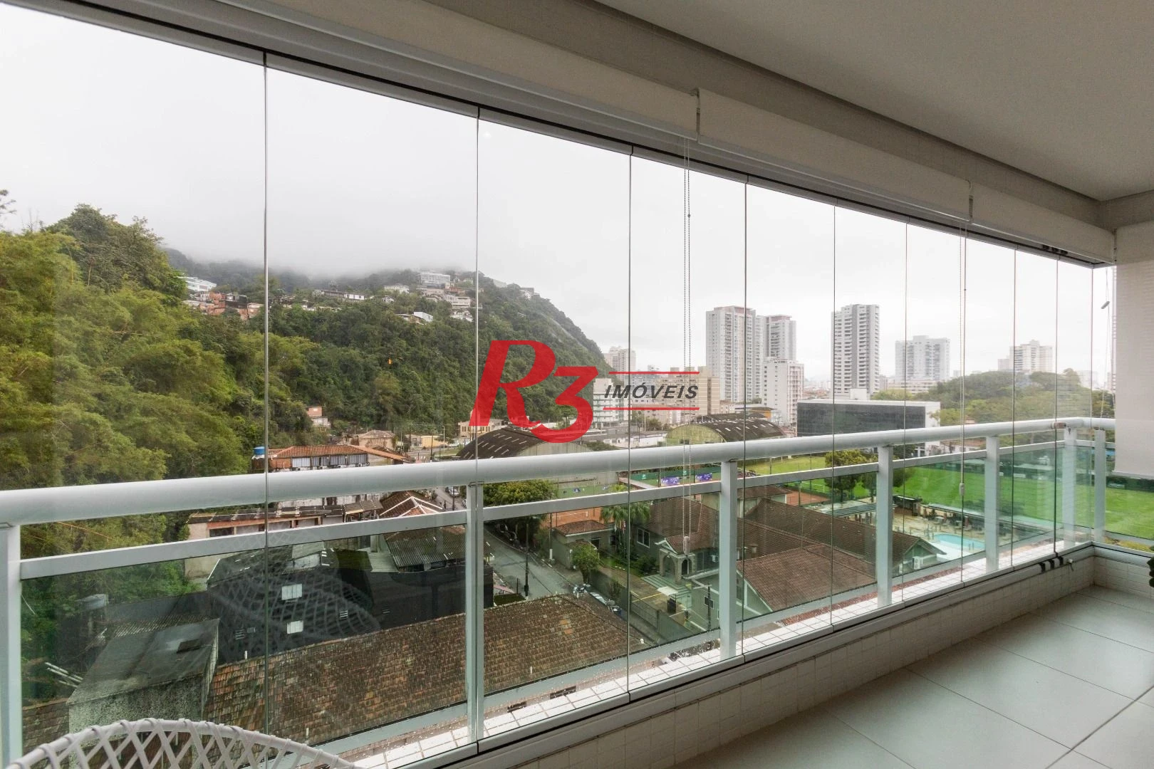 Apartamento com 2 dormitórios à venda, 72 m² por R$ 890.000,00 - José Menino - Santos/SP