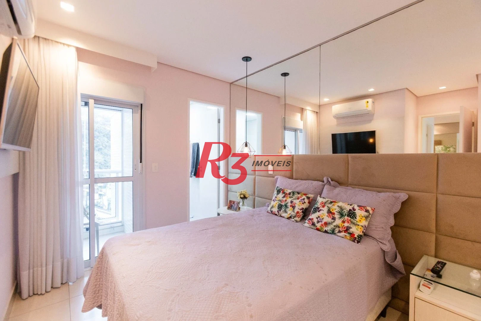 Apartamento com 2 dormitórios à venda, 72 m² por R$ 890.000,00 - José Menino - Santos/SP