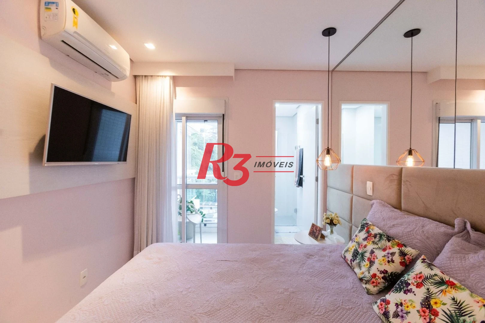 Apartamento com 2 dormitórios à venda, 72 m² por R$ 890.000,00 - José Menino - Santos/SP