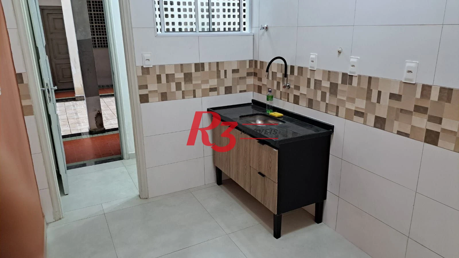 APARTAMENTO REFORMADO À VENDA NA VILA NOVA – SANTOS  2 dormitórios | 54 m²