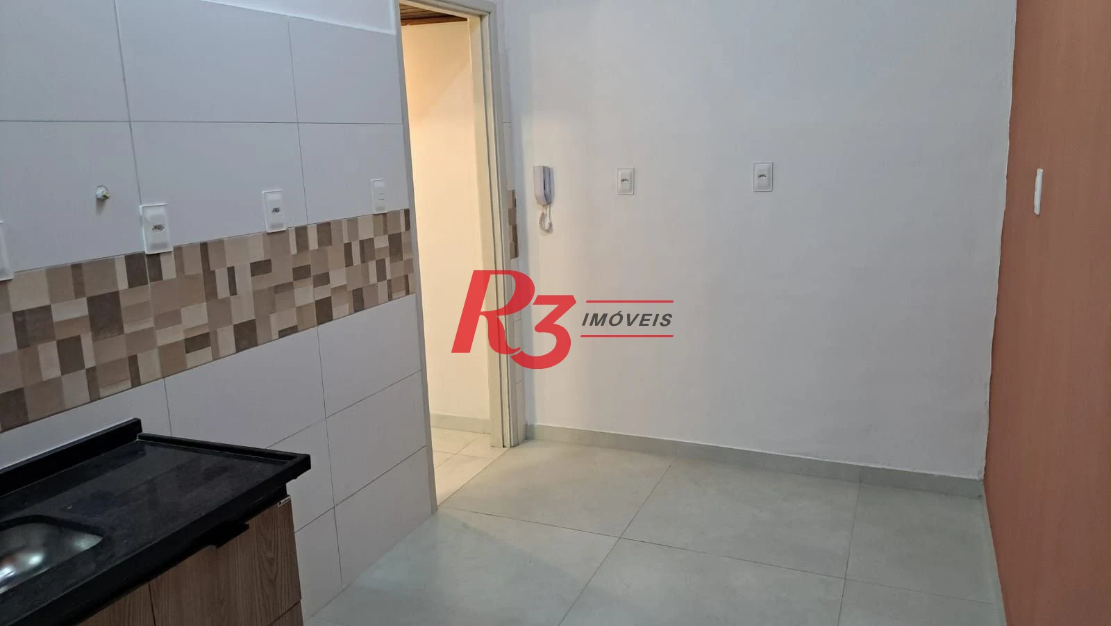 APARTAMENTO REFORMADO À VENDA NA VILA NOVA – SANTOS  2 dormitórios | 54 m²