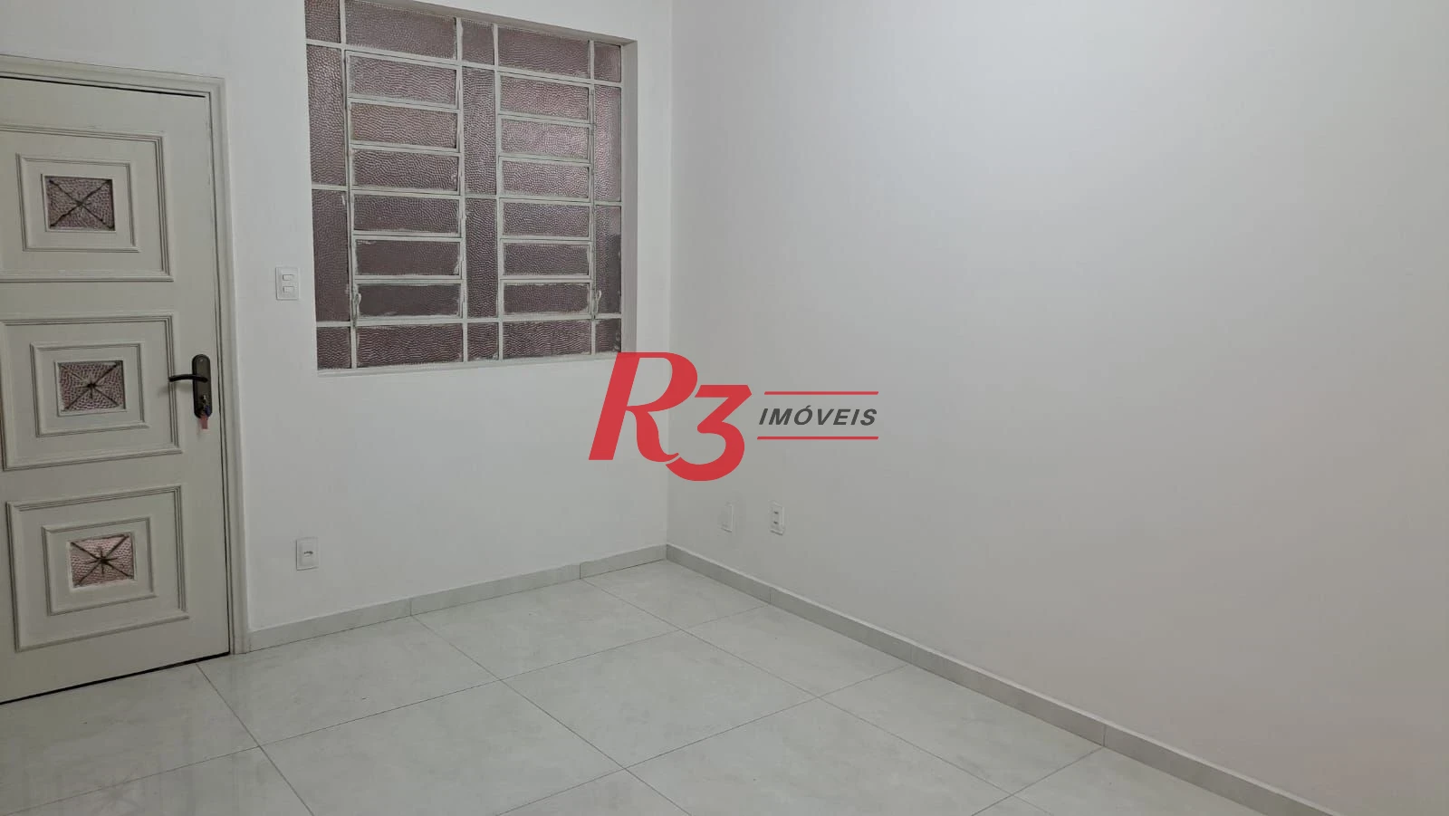 APARTAMENTO REFORMADO À VENDA NA VILA NOVA – SANTOS  2 dormitórios | 54 m²