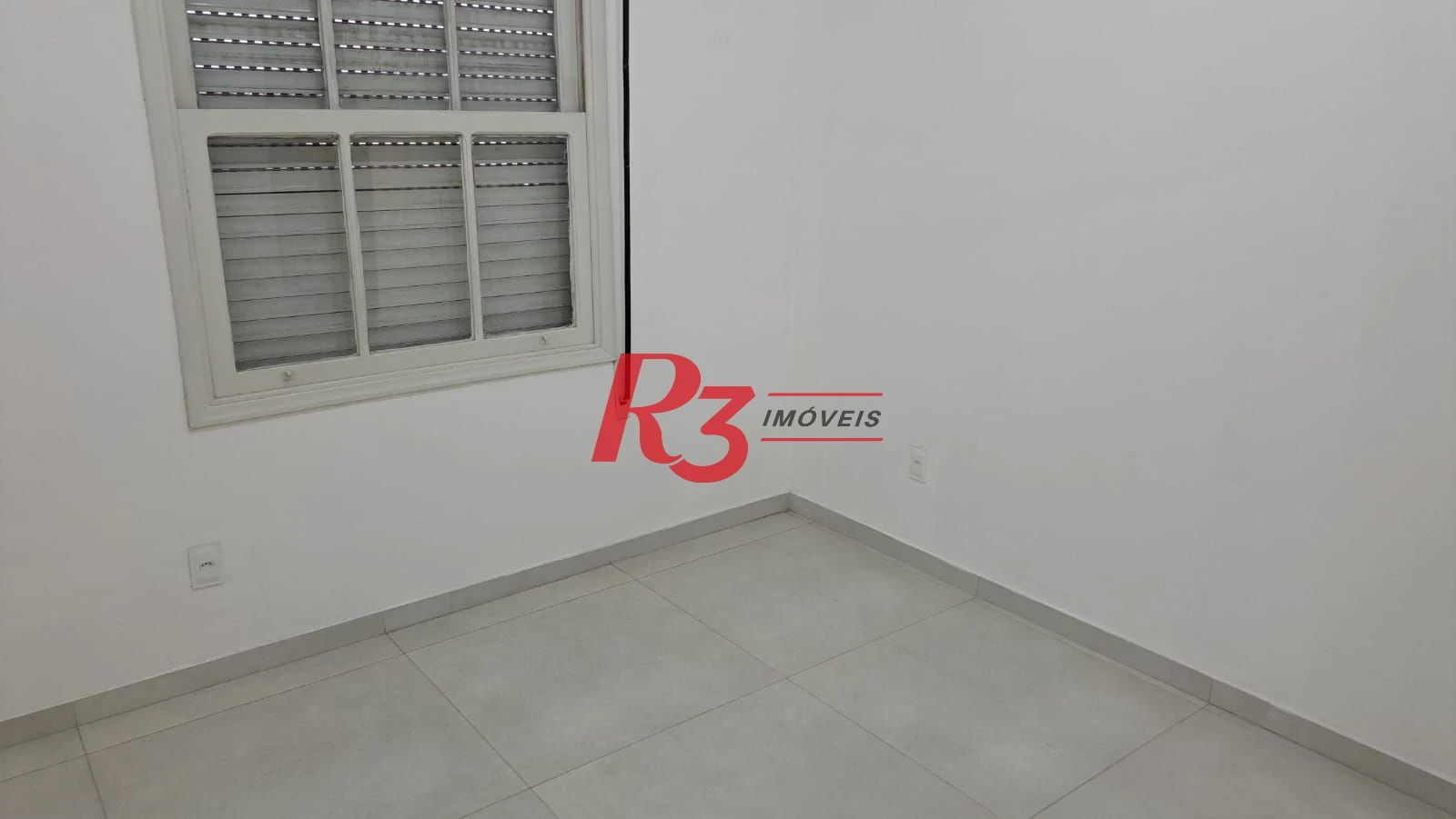 APARTAMENTO REFORMADO À VENDA NA VILA NOVA – SANTOS  2 dormitórios | 54 m²