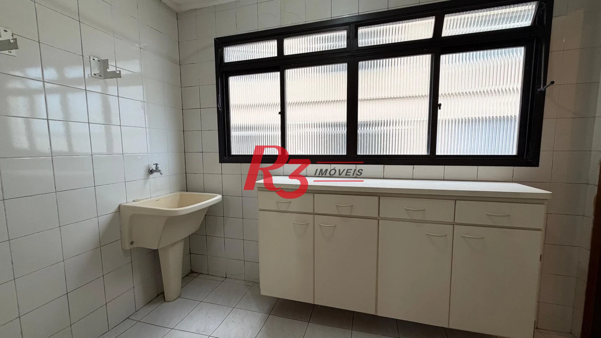 Apartamento com 2 dormitórios à venda, 104 m² por R$ 630.000,00 - Marapé - Santos/SP