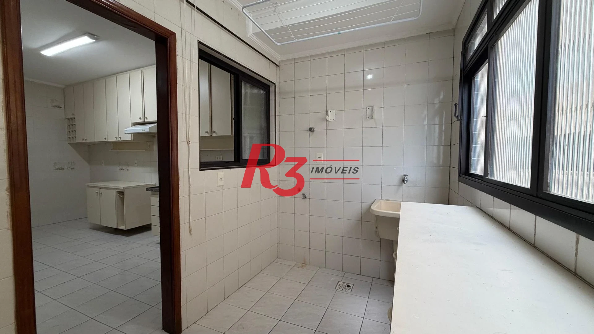 Apartamento com 2 dormitórios à venda, 104 m² por R$ 630.000,00 - Marapé - Santos/SP