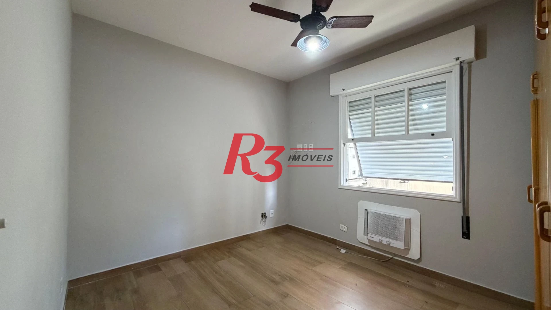 Apartamento com 2 dormitórios à venda, 104 m² por R$ 630.000,00 - Marapé - Santos/SP
