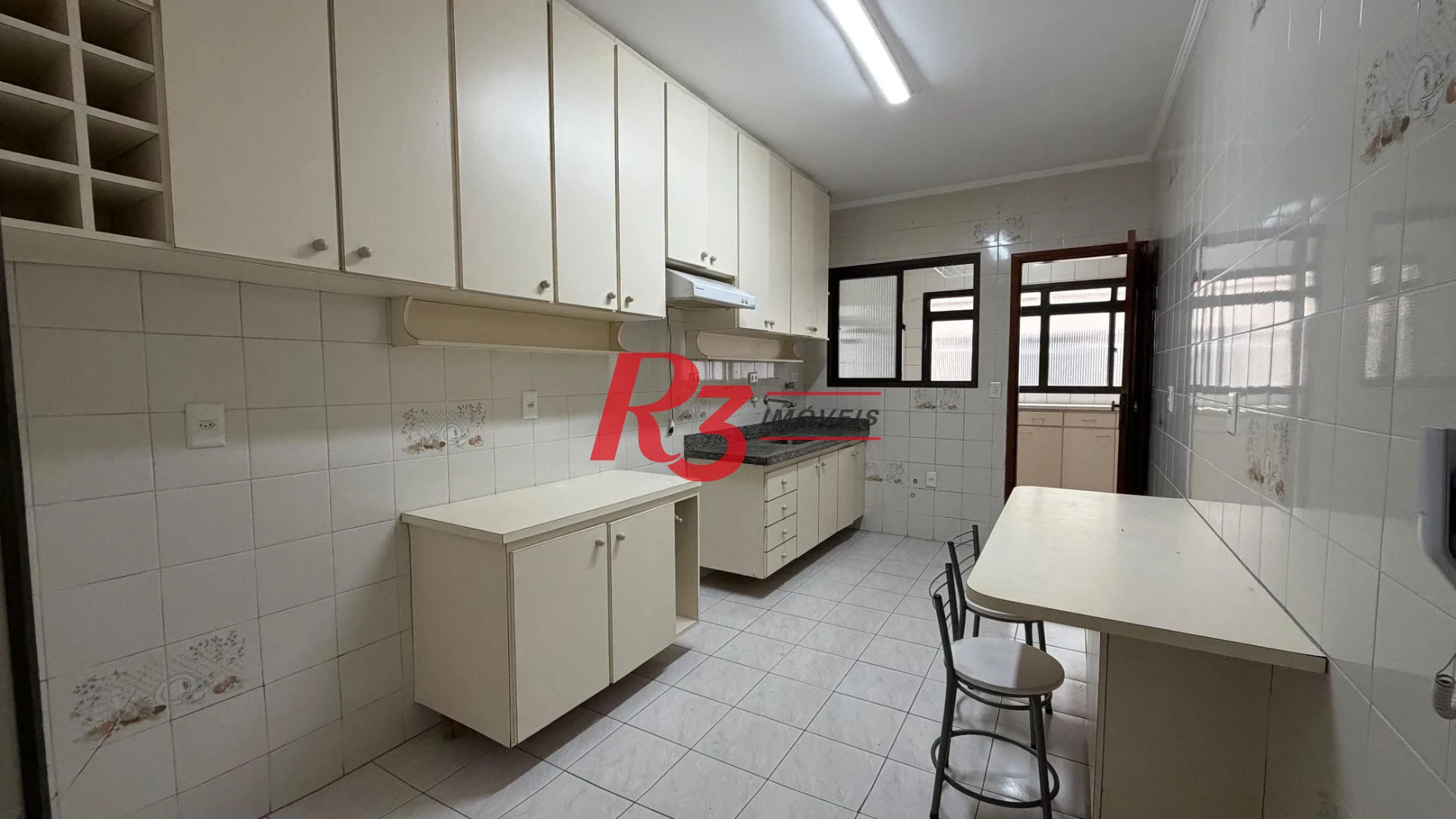 Apartamento com 2 dormitórios à venda, 104 m² por R$ 630.000,00 - Marapé - Santos/SP