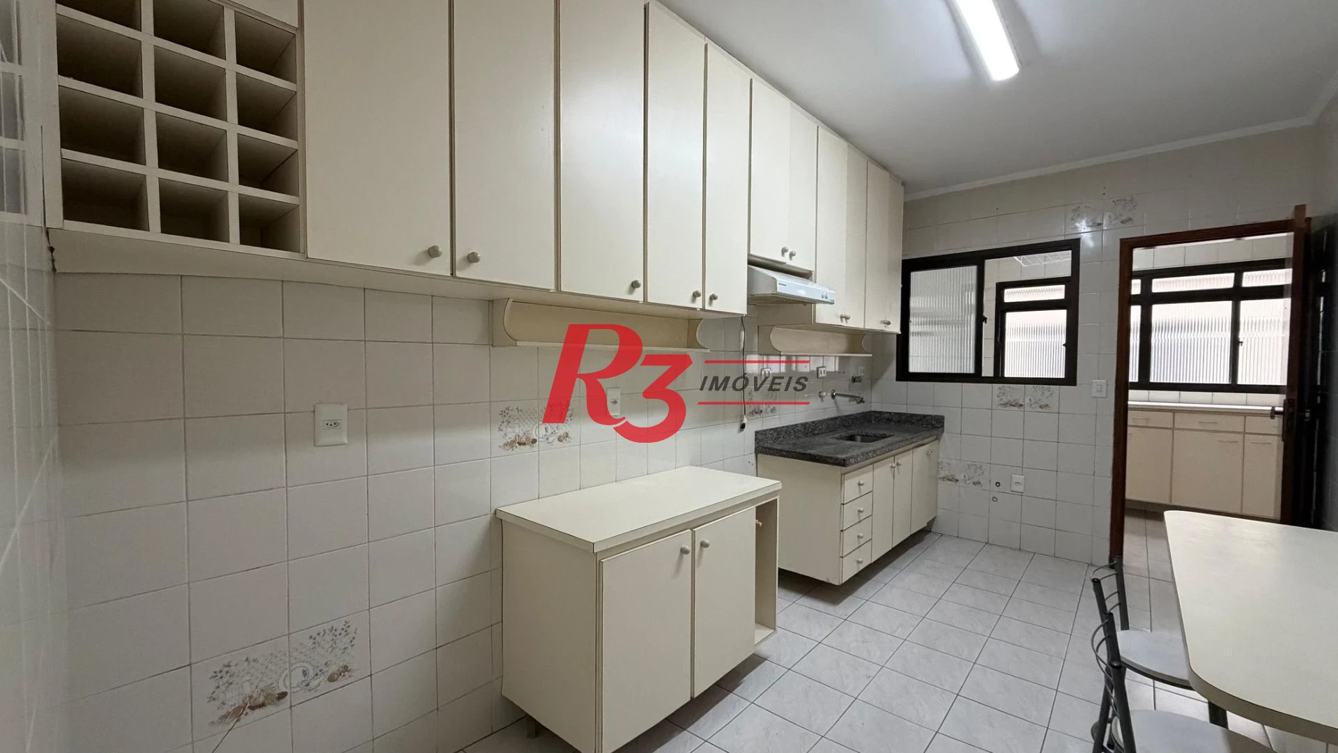 Apartamento com 2 dormitórios à venda, 104 m² por R$ 630.000,00 - Marapé - Santos/SP