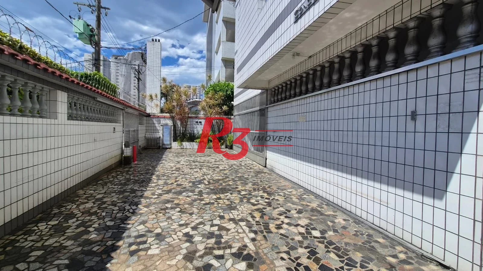 Apartamento com 2 dormitórios à venda, 96 m² por R$ 450.000,00 - Encruzilhada - Santos/SP