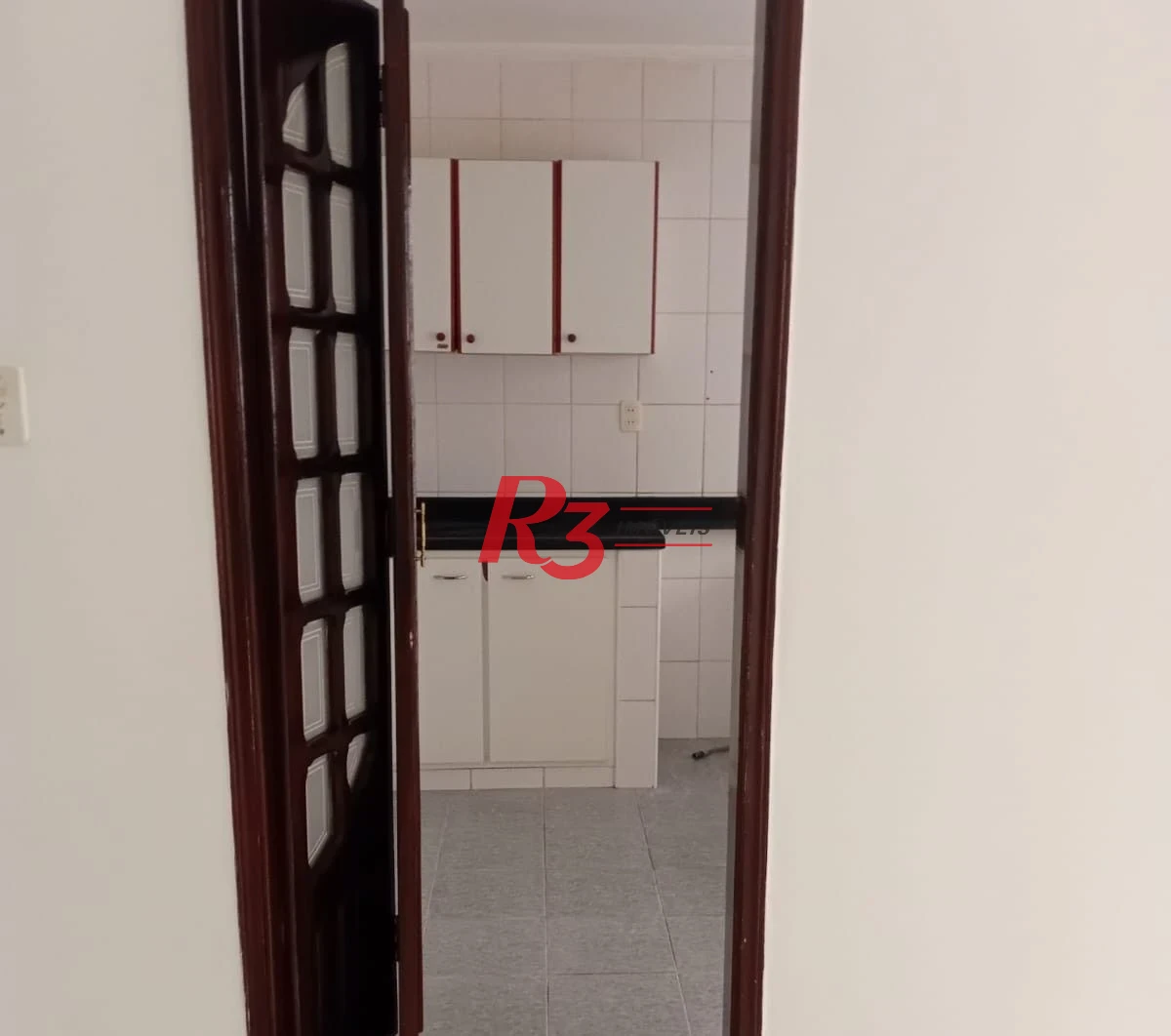 Apartamento com 2 dormitórios à venda, 70 m² por R$ 325.000,00 - Encruzilhada - Santos/SP