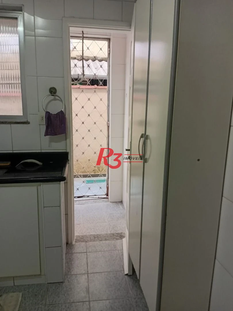 Apartamento com 2 dormitórios à venda, 70 m² por R$ 325.000,00 - Encruzilhada - Santos/SP