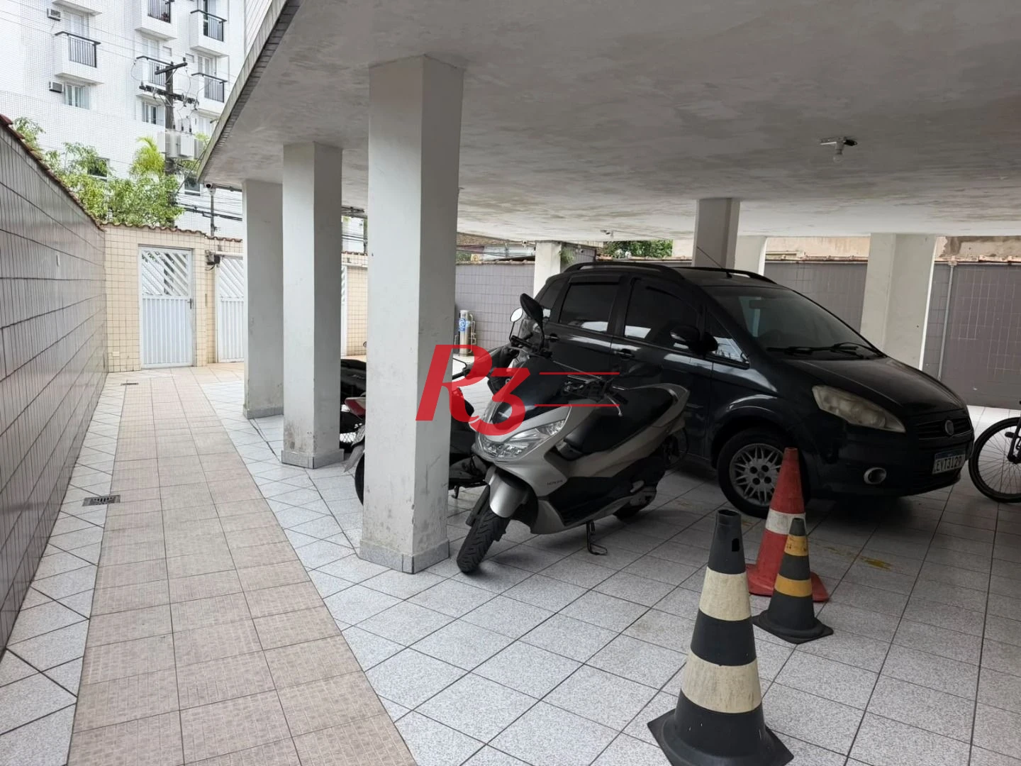 Apartamento com 2 dormitórios à venda, 100 m² por R$ 385.000,00 - Estuário - Santos/SP