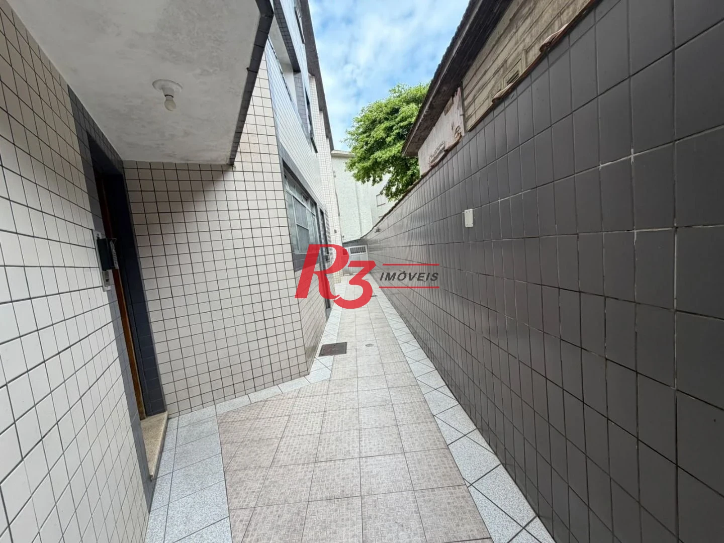 Apartamento com 2 dormitórios à venda, 100 m² por R$ 385.000,00 - Estuário - Santos/SP