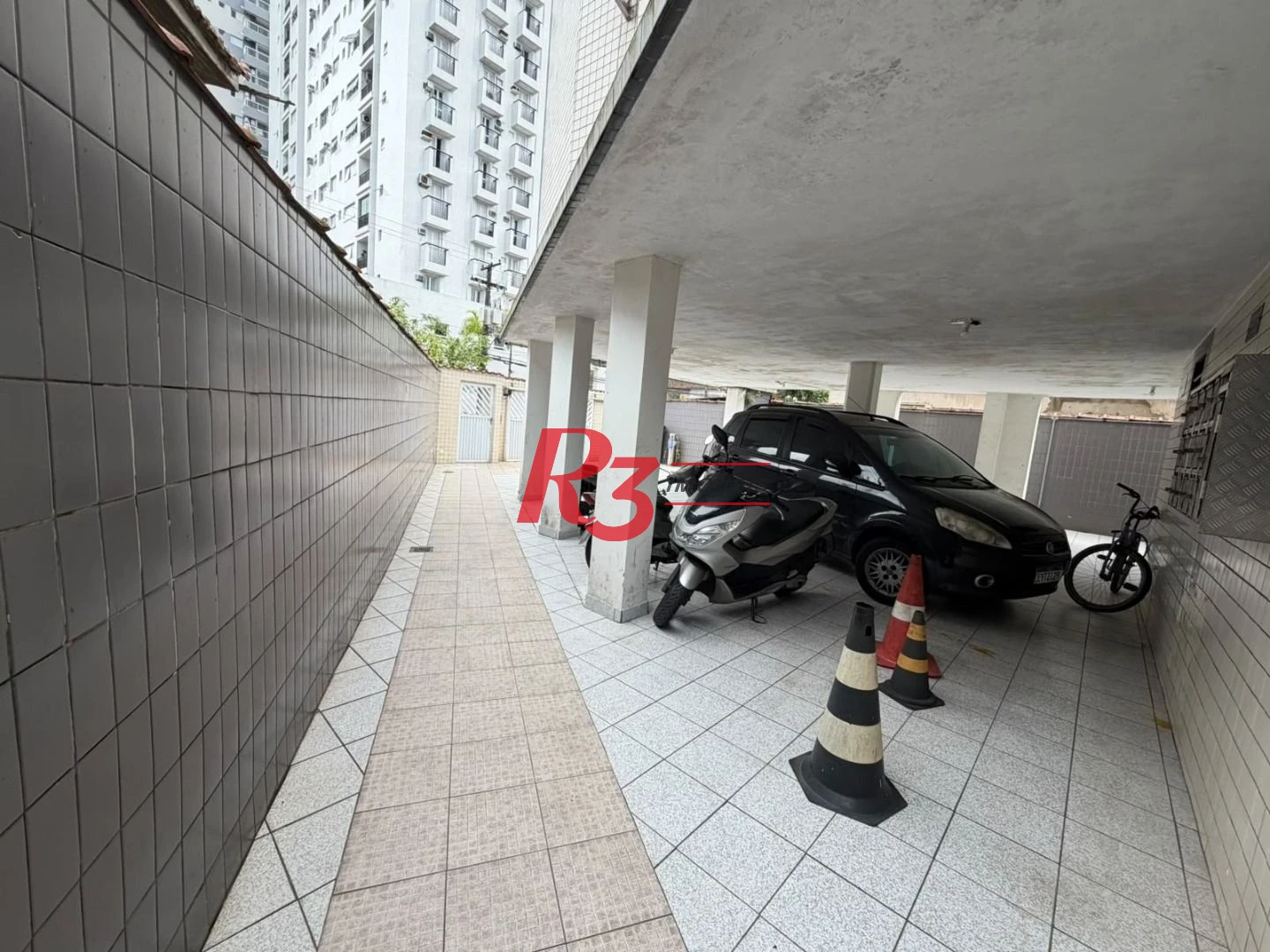 Apartamento com 2 dormitórios à venda, 100 m² por R$ 385.000,00 - Estuário - Santos/SP
