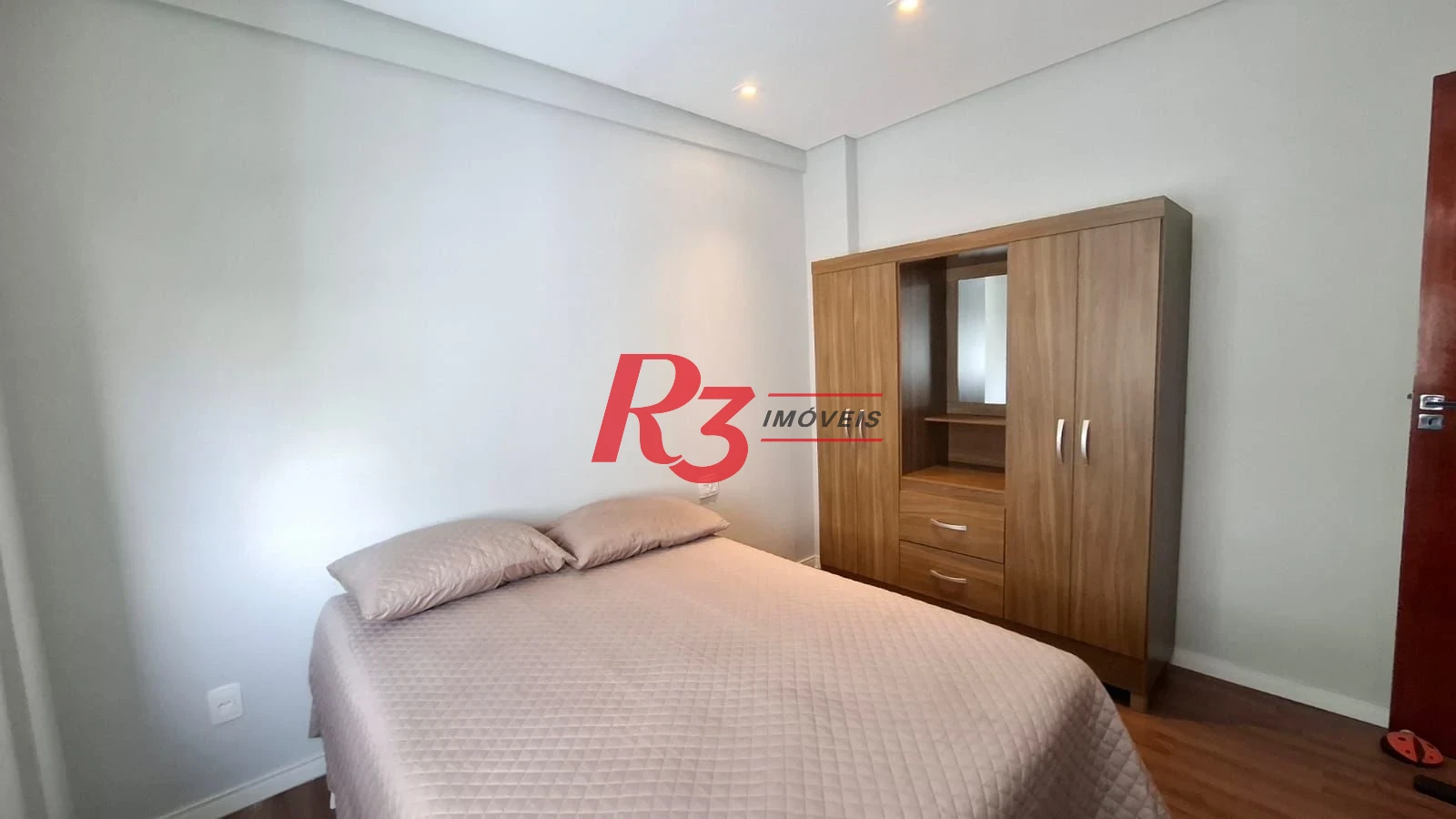 Apartamento com 3 dormitórios à venda, 140 m² por R$ 900.000,00 - Marapé - Santos/SP