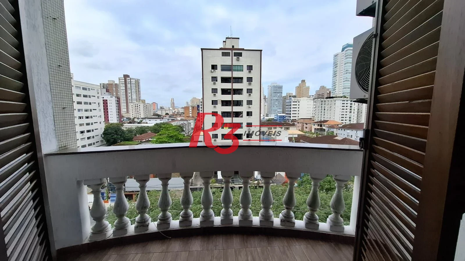 Apartamento com 3 dormitórios à venda, 140 m² por R$ 900.000,00 - Marapé - Santos/SP