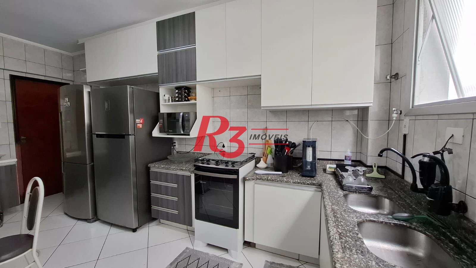 Apartamento com 3 dormitórios à venda, 140 m² por R$ 900.000,00 - Marapé - Santos/SP
