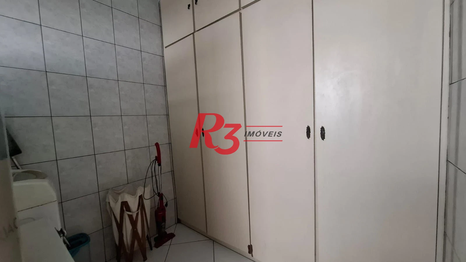 Apartamento com 3 dormitórios à venda, 140 m² por R$ 900.000,00 - Marapé - Santos/SP