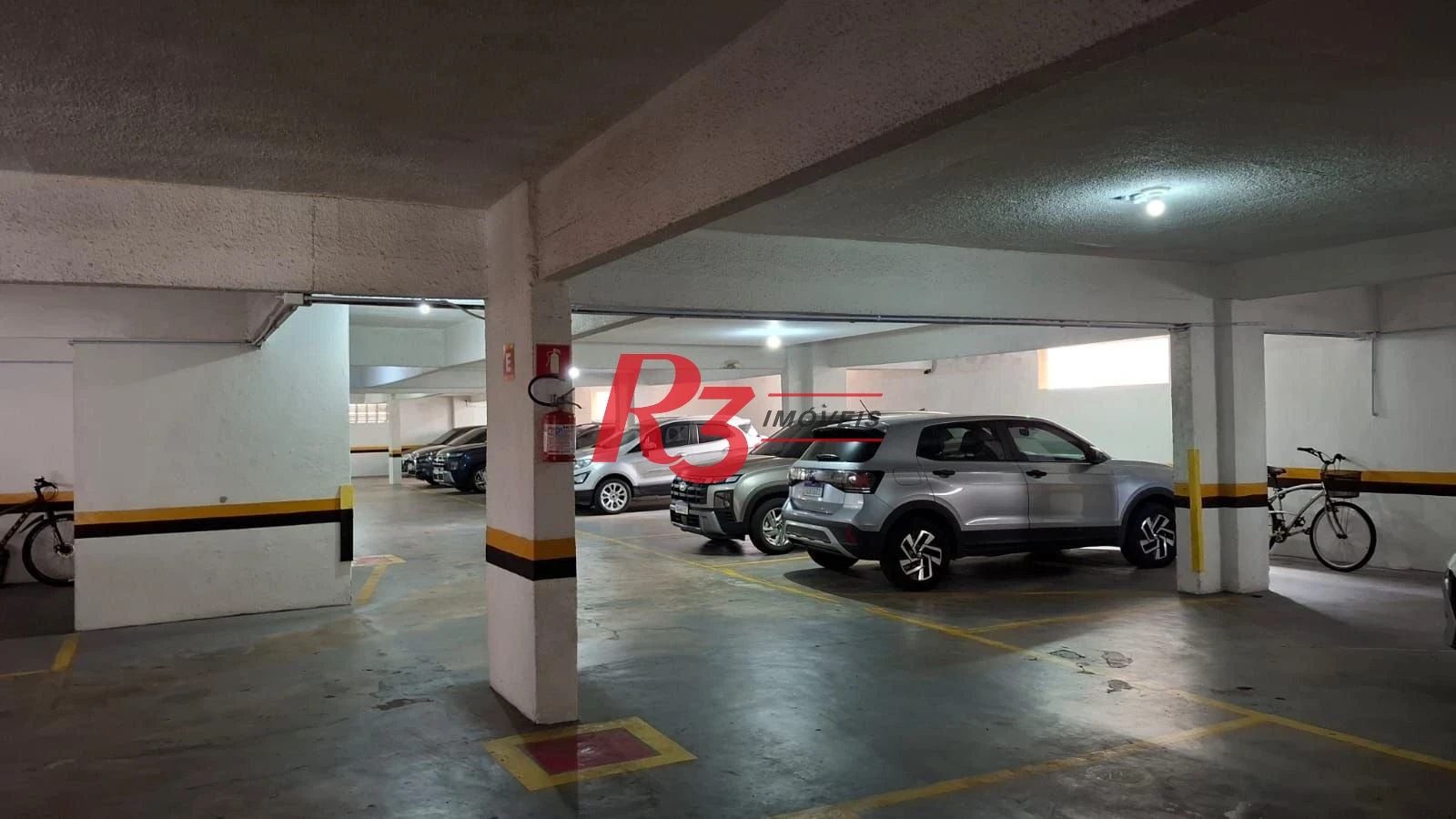 Apartamento com 3 dormitórios à venda, 140 m² por R$ 900.000,00 - Marapé - Santos/SP