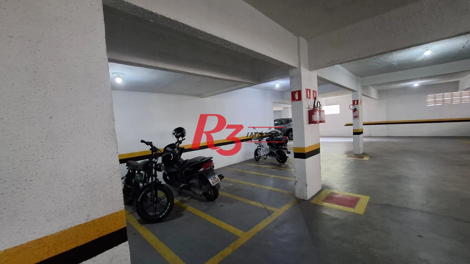 Apartamento com 3 dormitórios à venda, 140 m² por R$ 900.000,00 - Marapé - Santos/SP