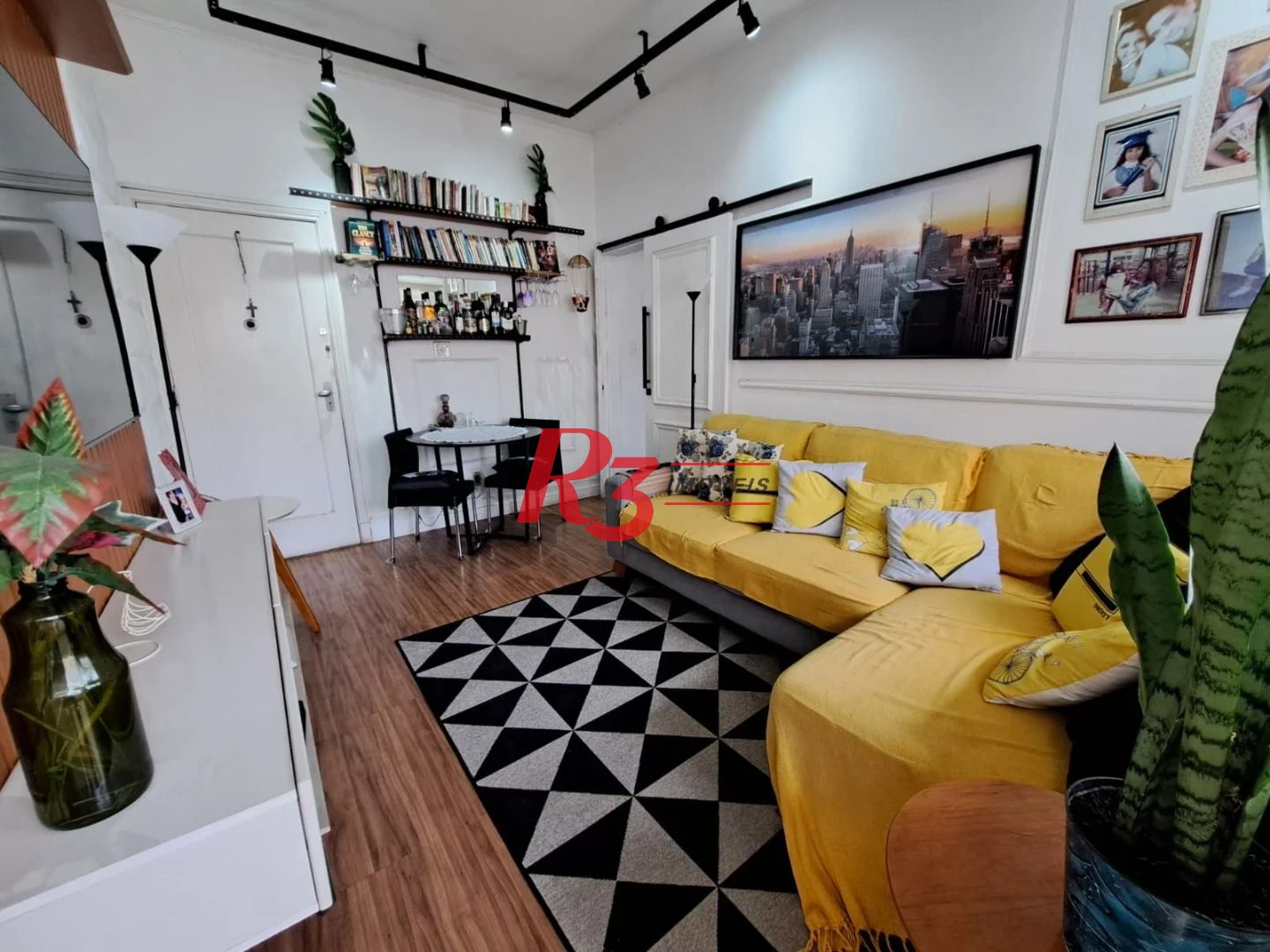 Apartamento com 2 dormitórios à venda, 95 m² por R$ 580.000,00 - Gonzaga - Santos/SP