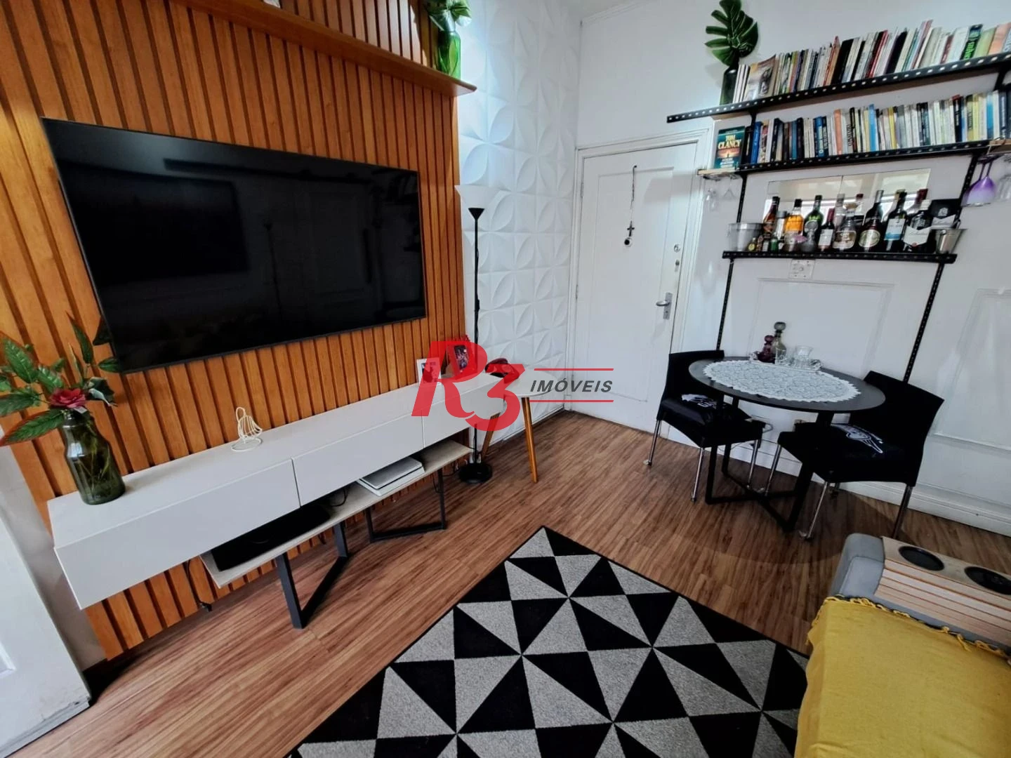Apartamento com 2 dormitórios à venda, 95 m² por R$ 580.000,00 - Gonzaga - Santos/SP